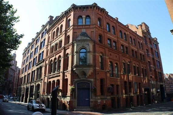 2 bed property, in Brazil Street, £152,000