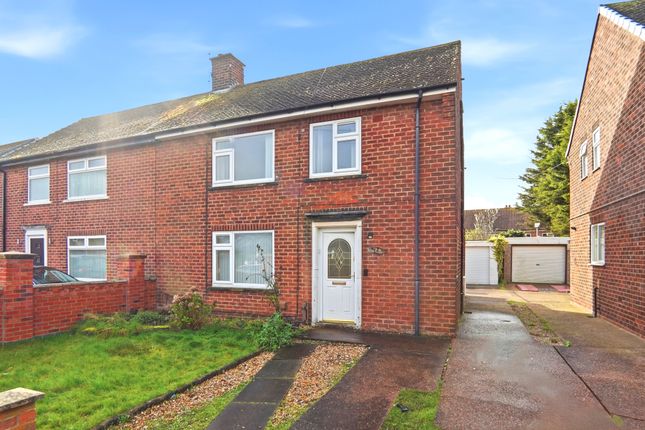 3 bed property, in Sandrock Road, £165,000