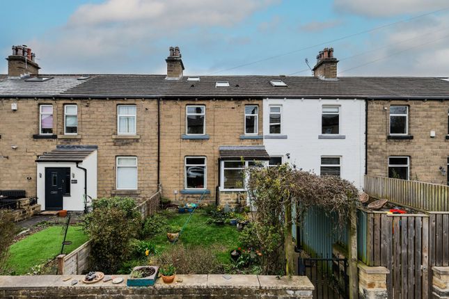 3 bed property, in Oaklands Avenue, £310,000