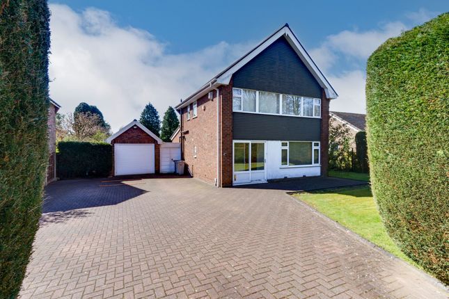 3 bed property, in Holmes Chapel Road, £450,000