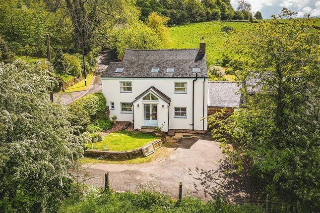 3 bed property, in St. Helen's Lane, £695,000