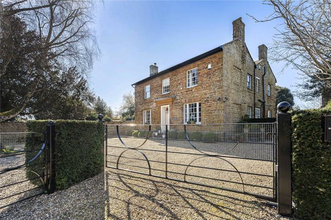 5 bed property, in Blakesley, £1,200,000