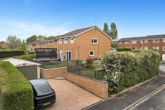 3 bed property, in Scarf Walk, £350,000