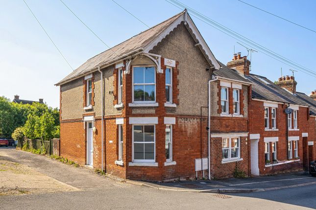 4 bed property, in St. Johns Road, £600,000