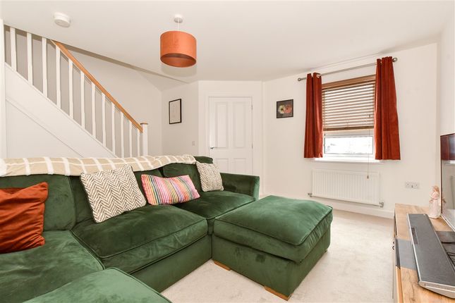 3 bed property, in Hollyhock Crescent, £240,000