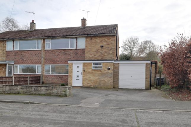 3 bed property, in Rosemary Crescent, £250,000