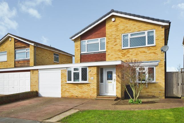 4 bed property, in The Oval, £650,000