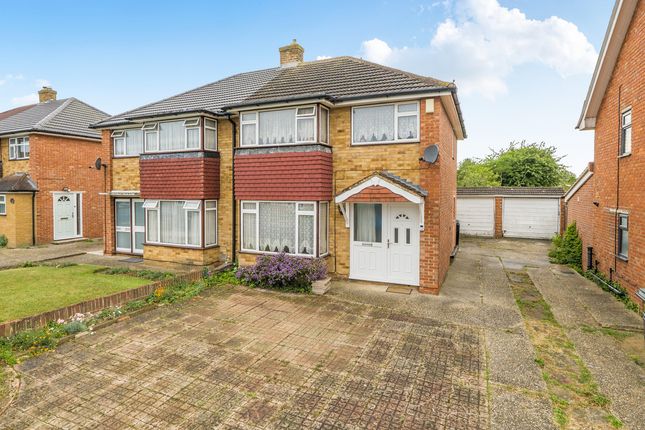 3 bed property, in Latona Drive, £400,000
