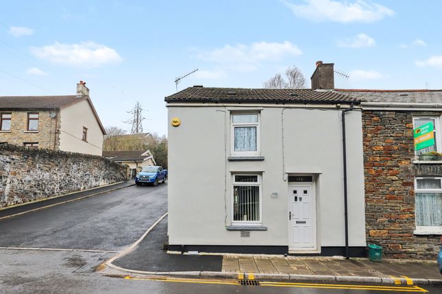 2 bed property, in Brynmair Road, £120,000