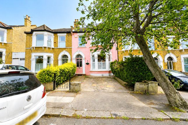 4 bed property, in Arngask Road, £775,000