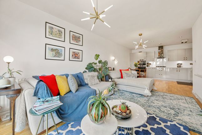 2 bed property, in Romford Road, £375,000