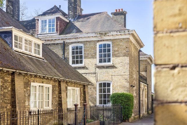 10 bed property, in St. Ann's Crescent, £1,895,000