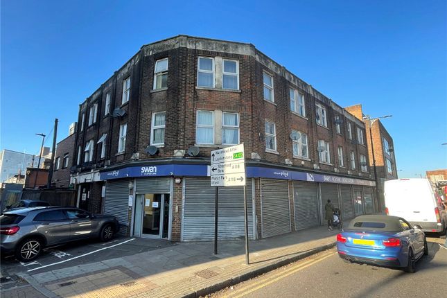 1 bed property, in Upton Lane, £210,000
