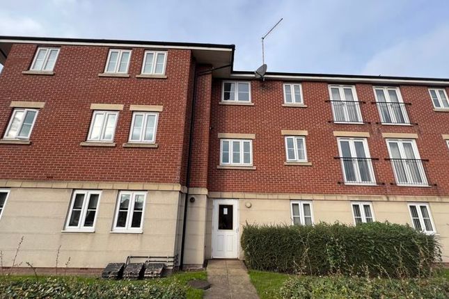 2 bed property, in Pintail Close, £97,500
