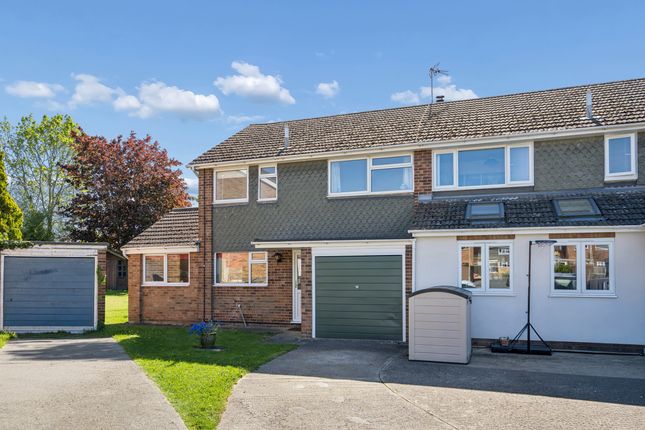 3 bed property, in Hunters Point, £450,000