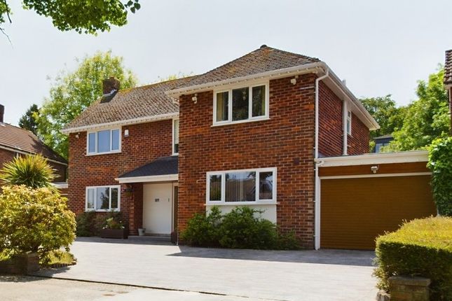 4 bed property, in Rockbourne Avenue, £850,000