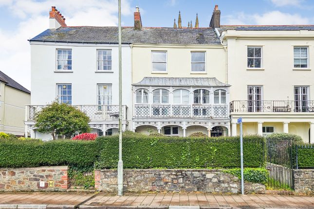 4 bed property, in Union Terrace, £225,000