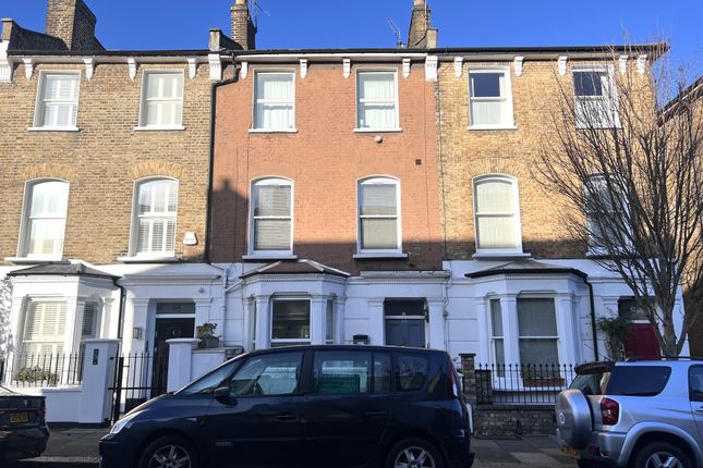 1 bed property, in First Floor Flat 50 Woodsome Road, £100,000