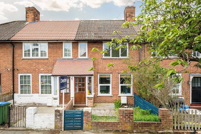 2 bed property, in Inigo Jones Road, £425,000