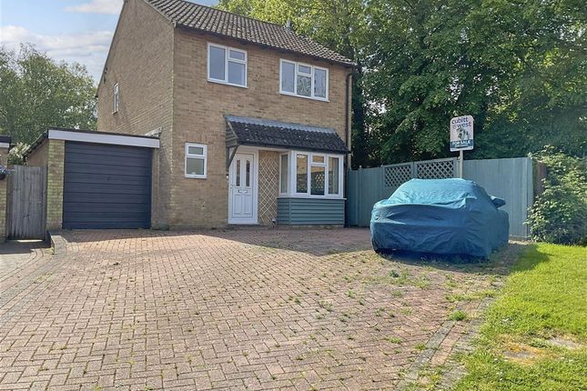4 bed property, in Fulham Close, £450,000