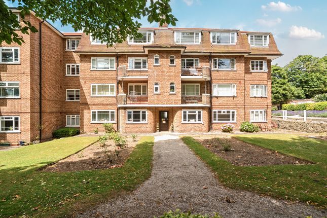 3 bed property, in London Road, £300,000