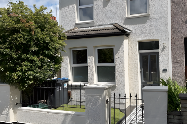 2 bed property, in Nelson Road, £865,000