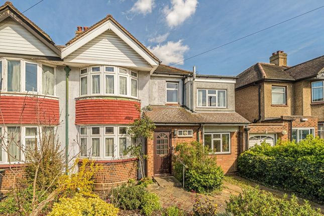5 bed property, in Endway, £725,000