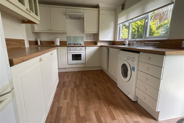 2 bed property, in Manston Court Road, £50,000