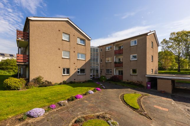 2 bed property, in 40/3 West Craigs Crescent, £165,000