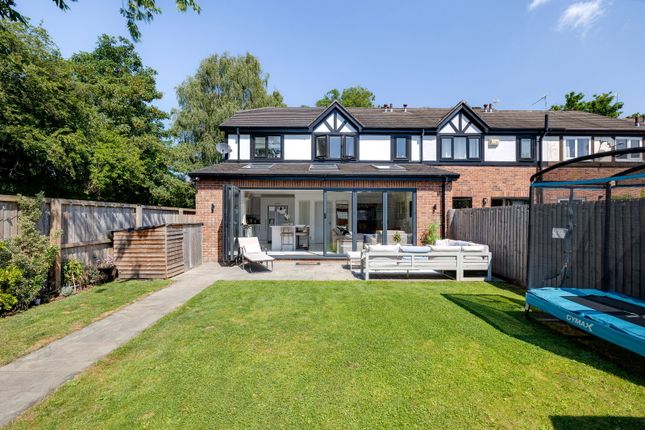 4 bed property, in Birchtree Close, £695,000