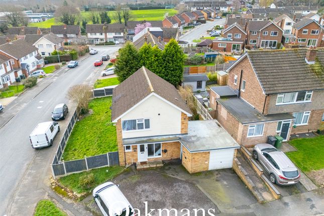 3 bed property, in Southcrest Road, £320,000