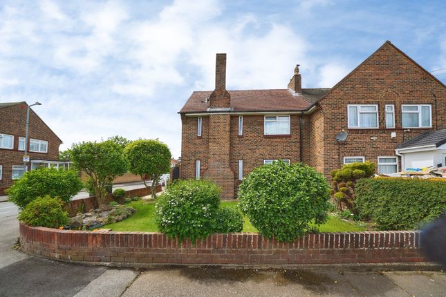 4 bed property, in Leyswood Drive, £550,000