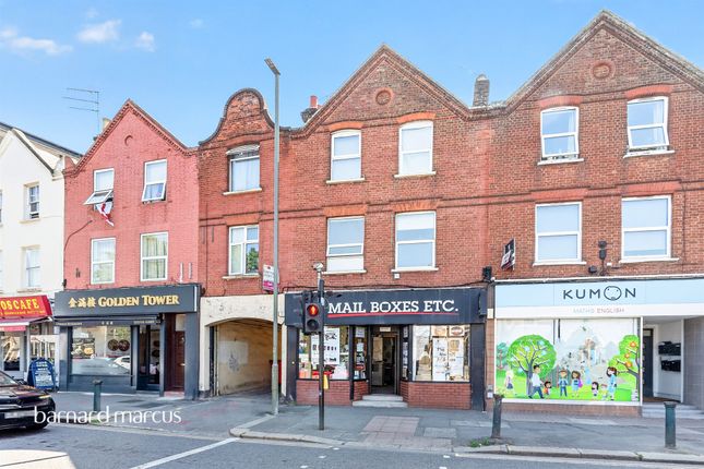 1 bed property, in East Street, £200,000
