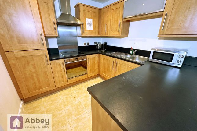 1 bed property, in Bath Lane, £102,000