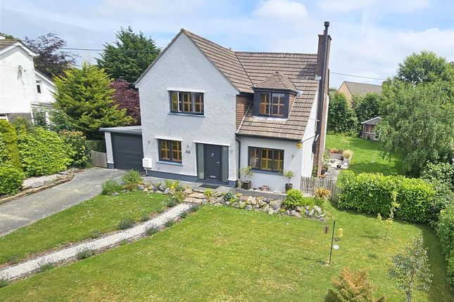 4 bed property, in Deer Park Crescent, £675,000
