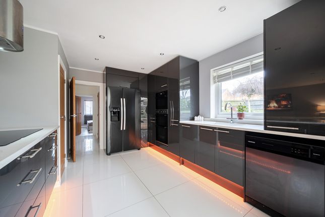 2 bed property, in Penfold Way, £510,000