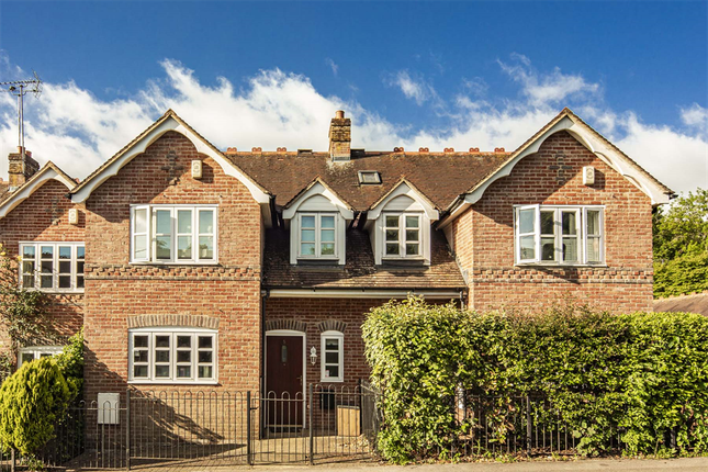 3 bed property, in 5 Woodfield Cottages, £575,000