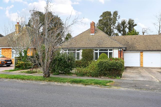 2 bed property, in Courthope Drive, £360,000
