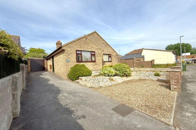 3 bed property, in Mead Road, £325,000