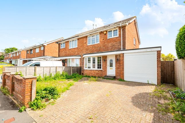 4 bed property, in Bridefield Crescent, £375,000