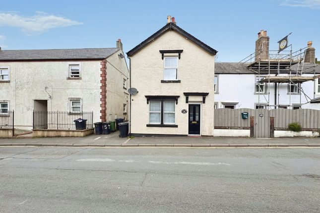2 bed property, in Old Lane House, £95,000