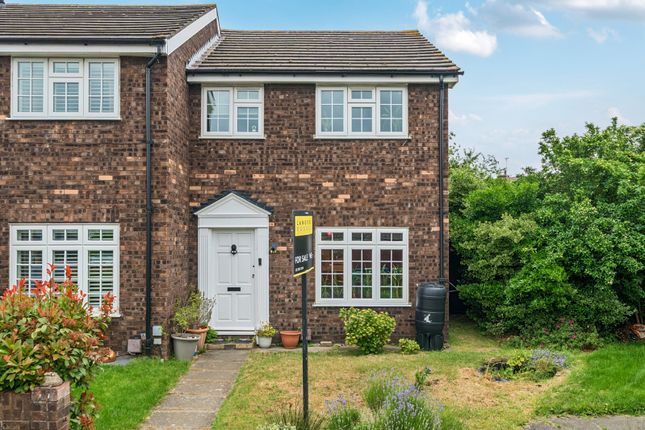 3 bed property, in Queenswood Road, £465,000