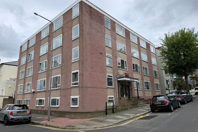2 bed property, in 1A Sweda Court, £170,000