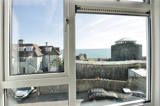 1 bed property, in Sandgate High Street, £180,000