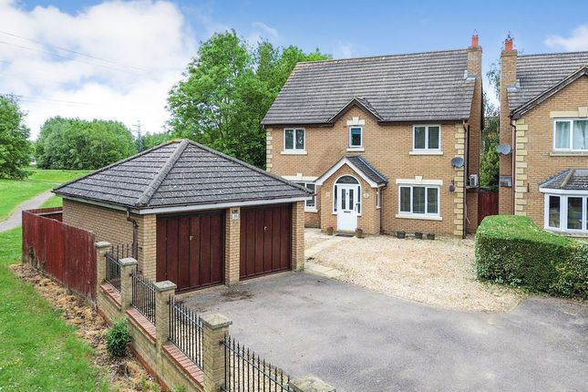 4 bed property, in Embla Close, £575,000