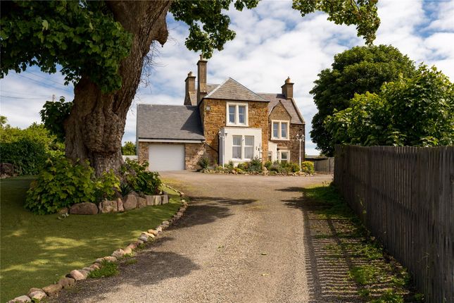 5 bed property, in Woolmet, £750,000