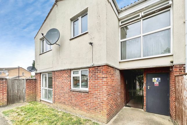 1 bed property, in Scafell Road, £175,000