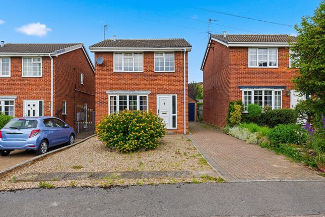 3 bed property, in Brockwell Place, £260,000