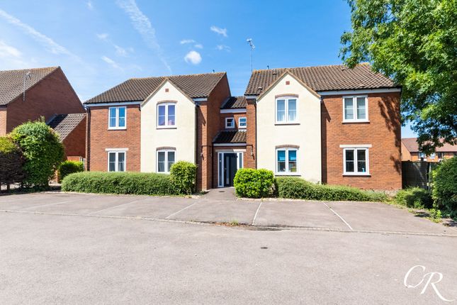1 bed property, in Rothermere Close, £140,000