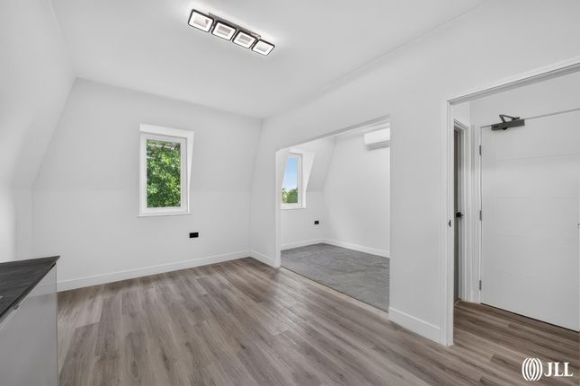 1 bed property, in Southern Road, £275,000